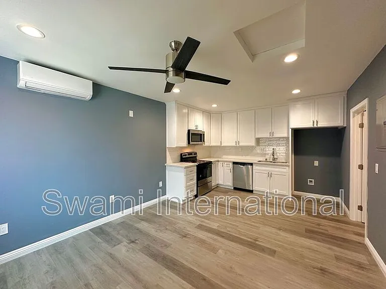 1716-1718 1/2 W 49th St #1718-2/3 — Photo 5