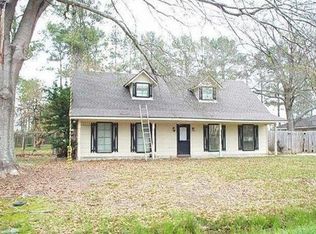 9133 Shadow Bluff Ave, Denham Springs, LA 70726