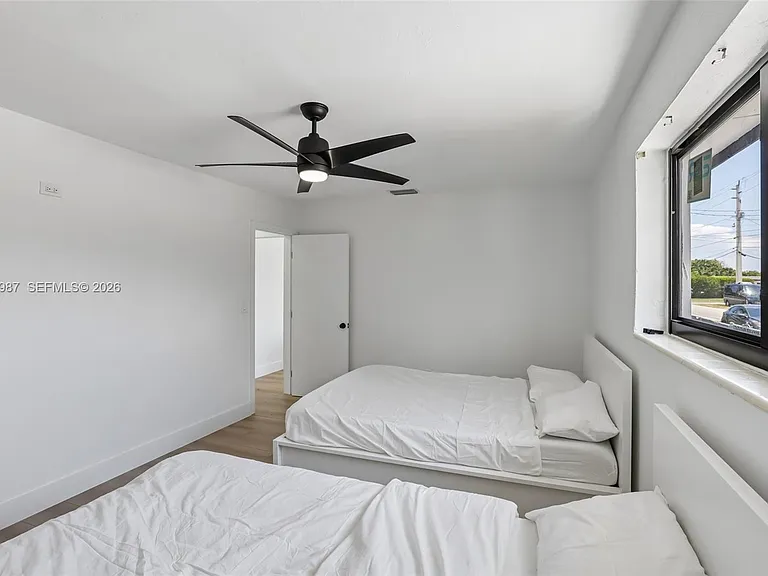 6595 SW 31st St — Photo 22