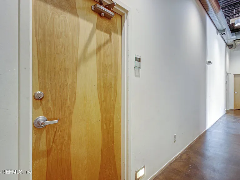 1050 Hendricks Ave #101 — Photo 5