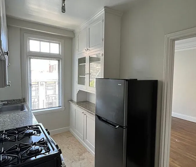 625 Leavenworth Street — Photo 3