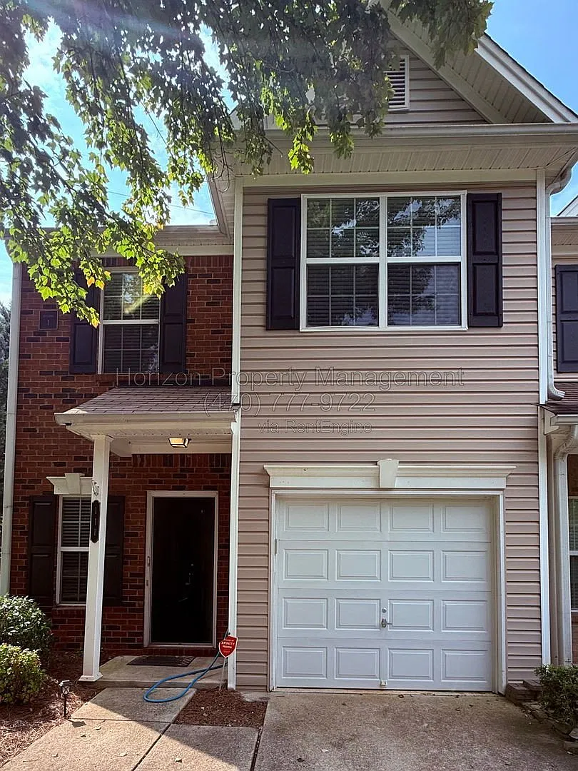 3 bed, 2.5 bath, 1639 sqft, $2,050 — Photo 1
