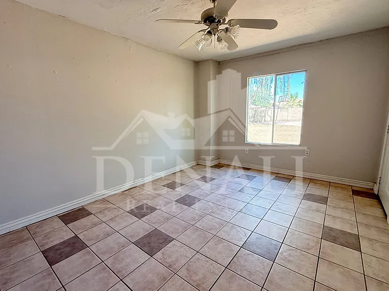 1274 W Sparrow Ct — Photo 26
