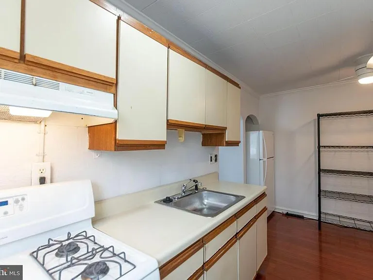 2701 Moore St #1 — Photo 8