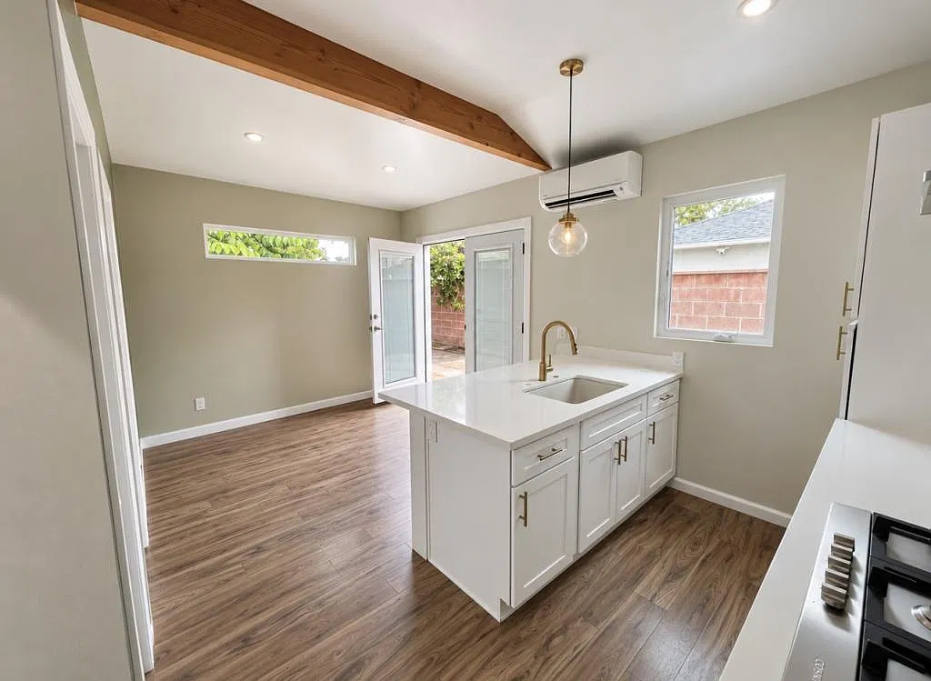 11227 Cecilia St — Photo 3