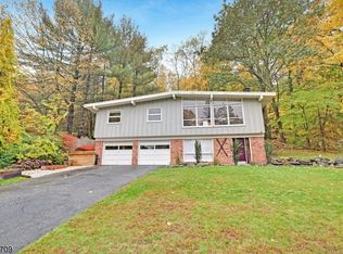 33 Kingsley Rd, Ringwood, NJ 07456