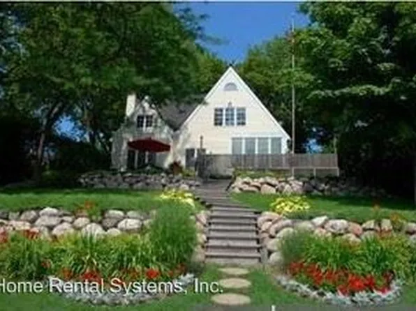 157 Grove Ln E, Wayzata, MN 55391