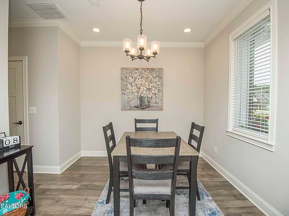 5th image of 1556 Cherokee Landing Dr