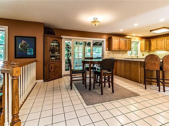 5th image of 324 Hourglass Ln