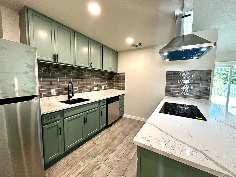 1005 W Martin Luther King Jr Blvd #A — Photo 12