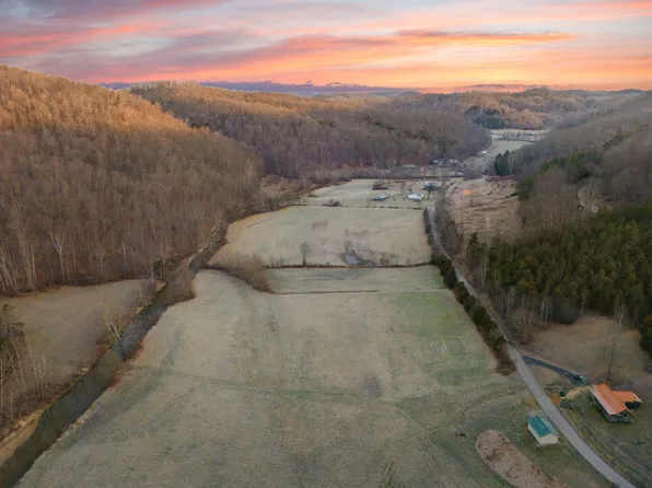 A & C Wildie Rd, Mount Vernon, KY 40456