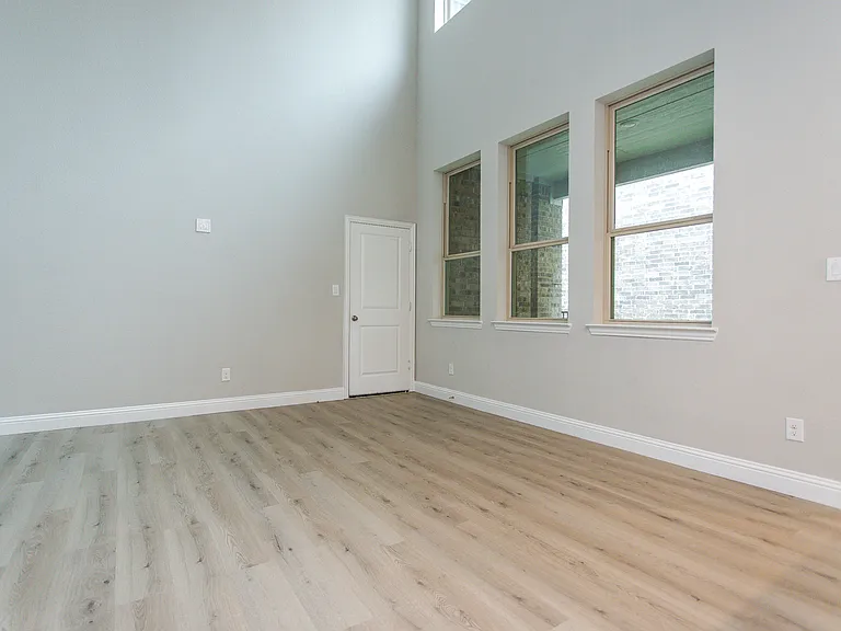 7504 Palisades Dr — Photo 7