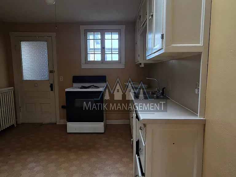 143 Main St W #1/2 — Photo 13