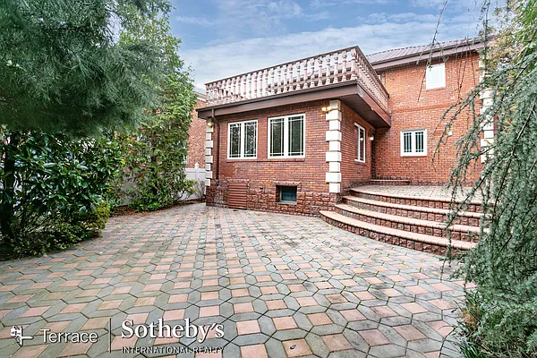 Rented by Terrace Sotheby's International Realty | media 39