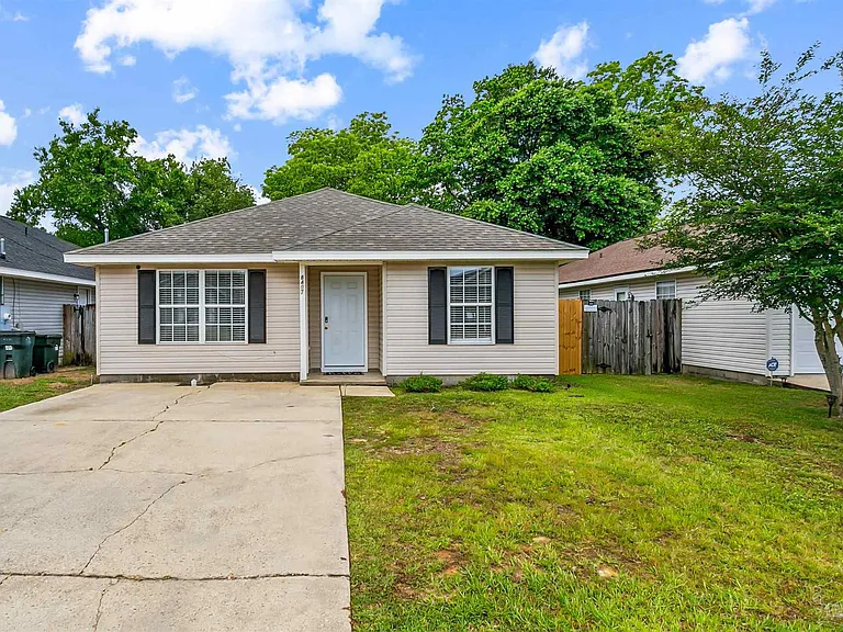 8407 Jarmen Ln — Photo 1