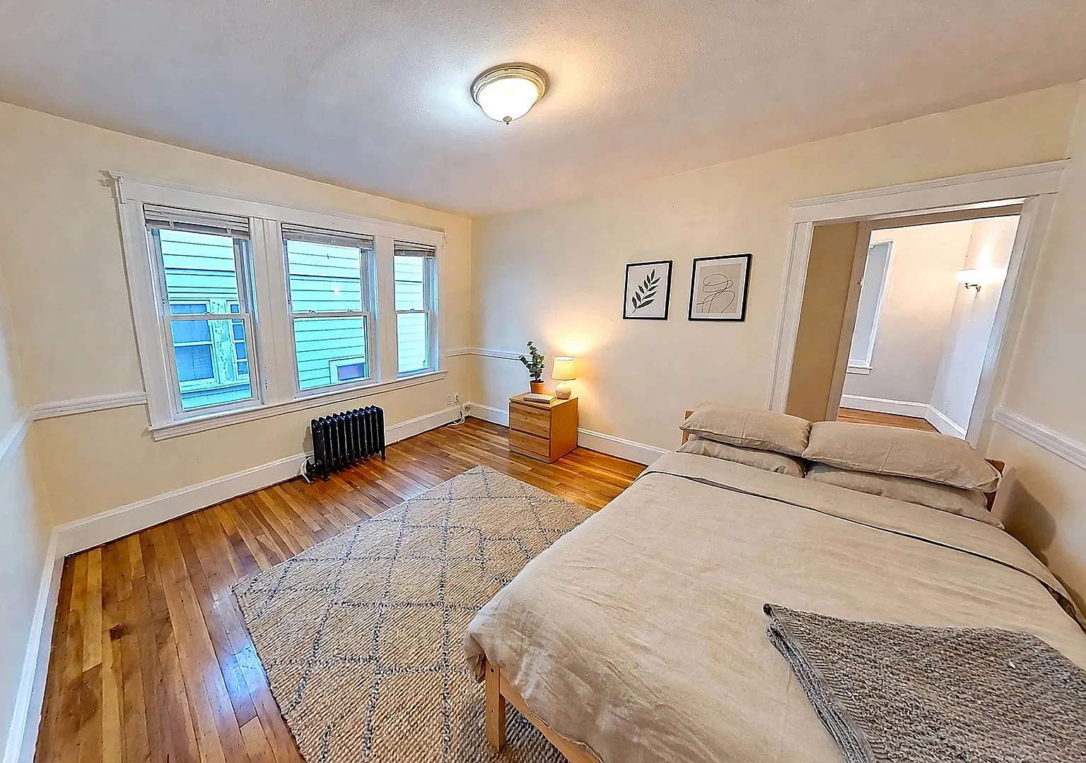 Perfect Choice for NEU Students! Wallet-Friendly, No Fee, Spacious Apt in Superb Location — Photo 1