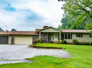 502 Back Valley Rd, Oliver Springs, TN 37840