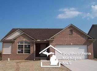 4086 Stonepost Rd, Newport, MI 48166