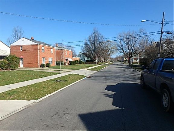 4th image of 530 E 215th St