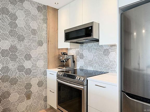 5th image of 1588 N Dairy Rd #303