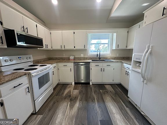 5th image of 273 Sunbeam Rd