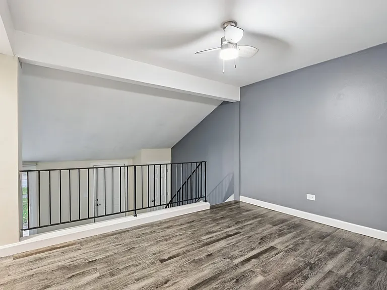 Crystal Lake Apartments — Photo 32