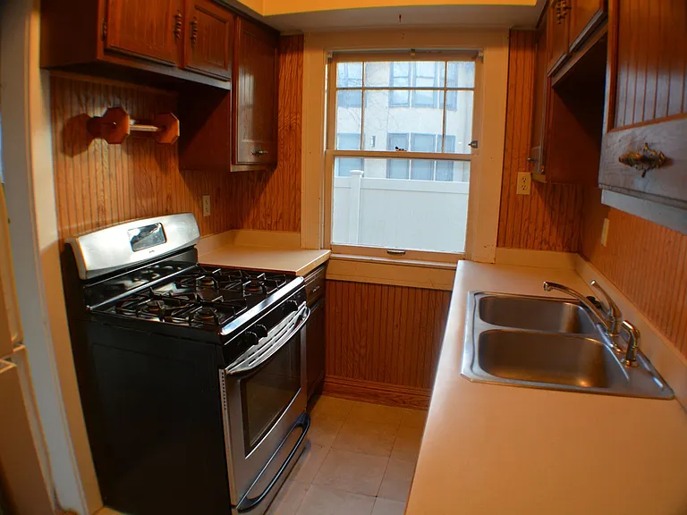 2816 Xerxes Ave S — Photo 7