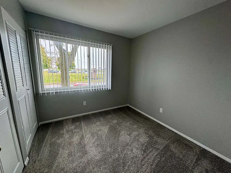 606 E McKinley Rd #2D — Photo 6