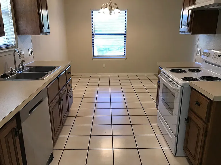 1633 Chachalaca Ln — Photo 5