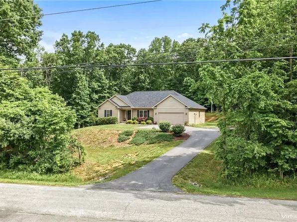 Tomahawk Dr, Negley, OH 44441