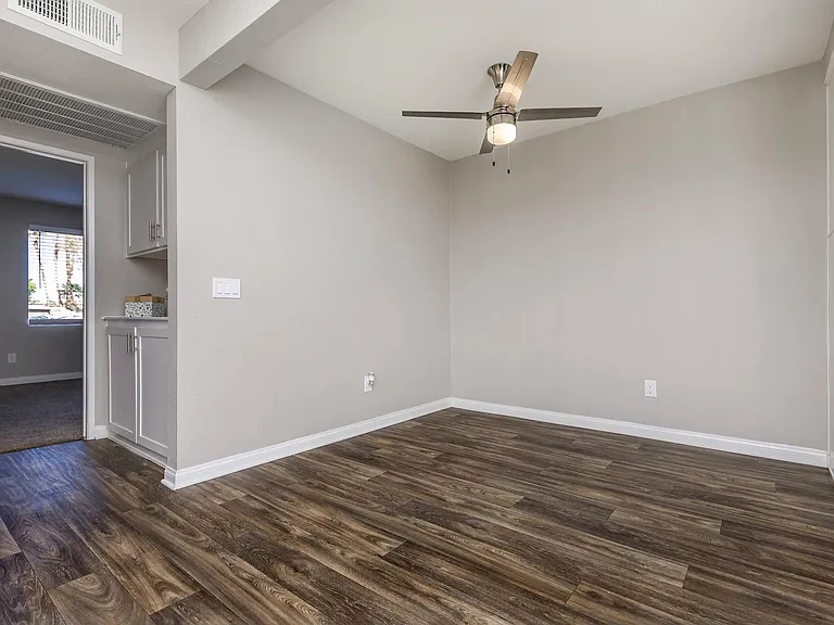 Smoketree Apartments — Photo 45