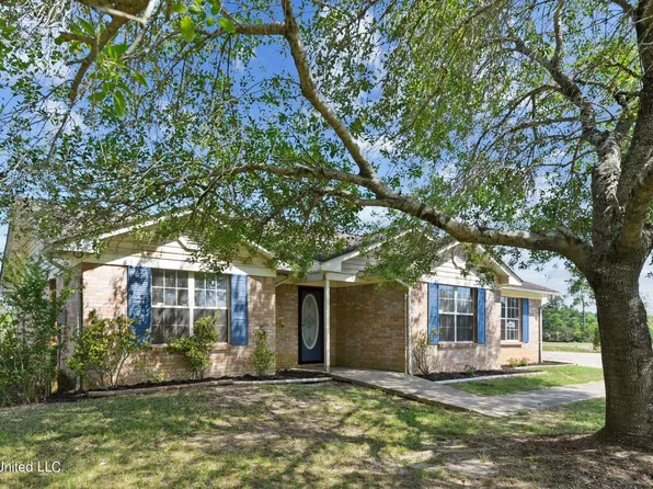 9701 Brookwood Dr, Vancleave, MS 39565