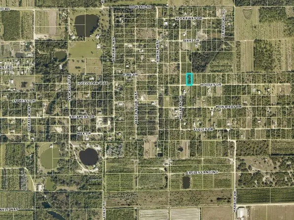 6660 Hodges Dr, Bokeelia, FL 33922