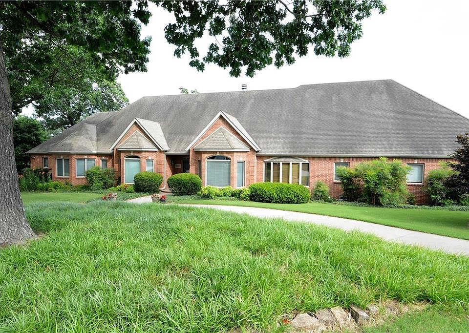 1st image of 12254 Red Oak Dr #2055