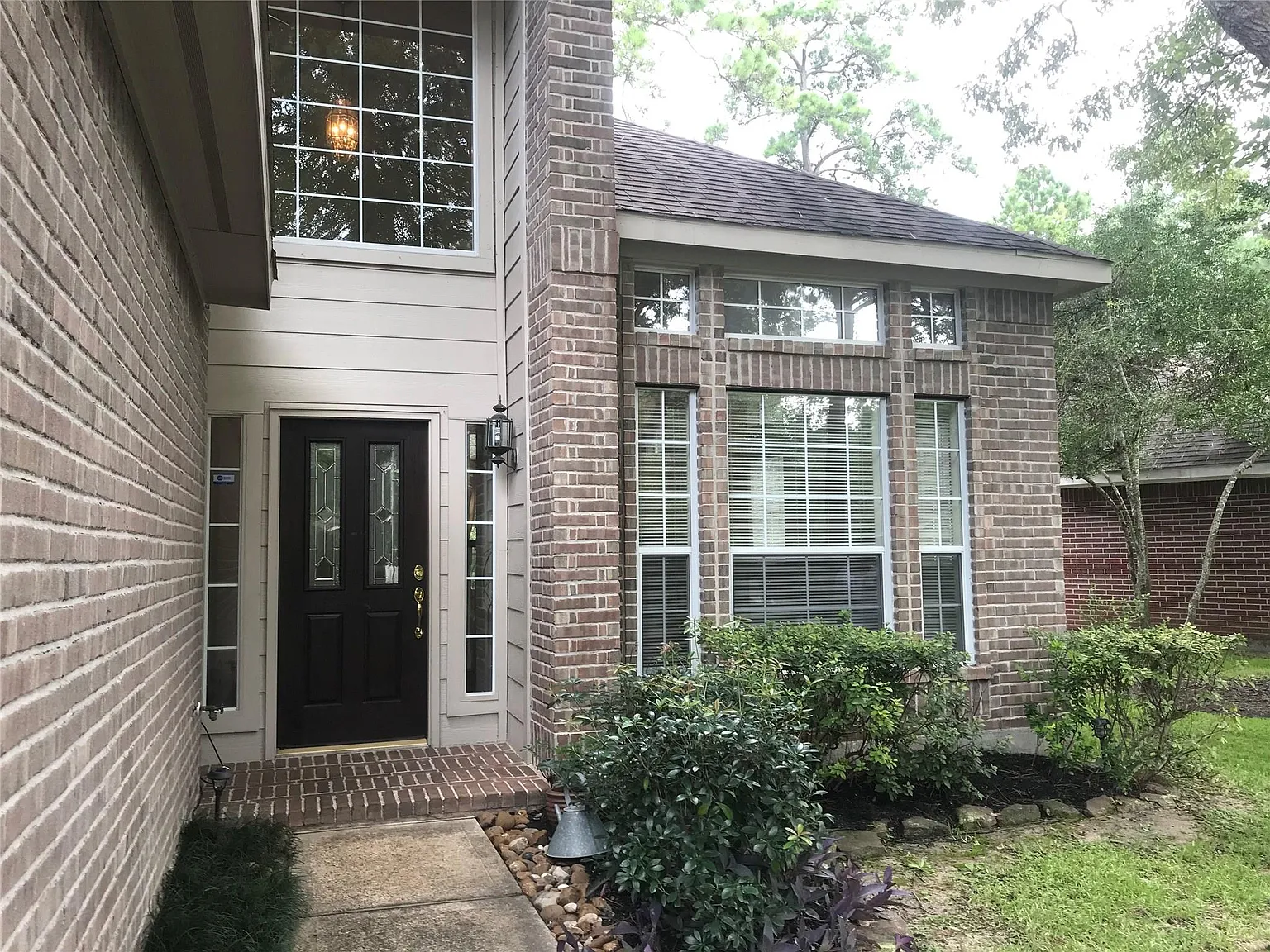 3 bed, 2.5 bath, 2034 sqft, $3,200 — Photo 2