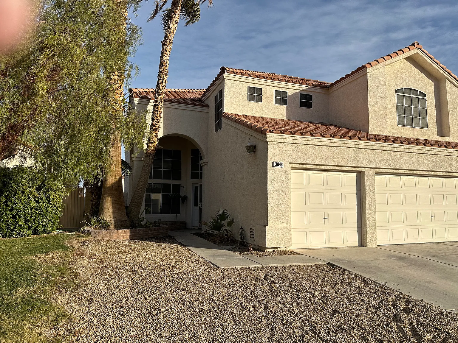 5 bed, 2218 sqft, $2,300 — Photo 2