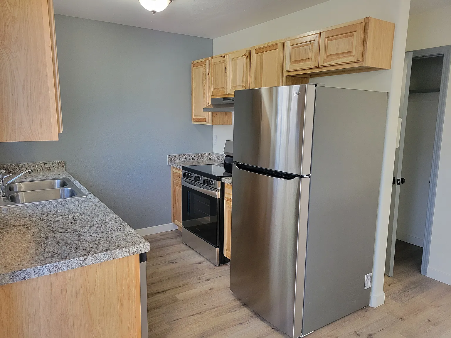 Kingswood Townhomes — Photo 2