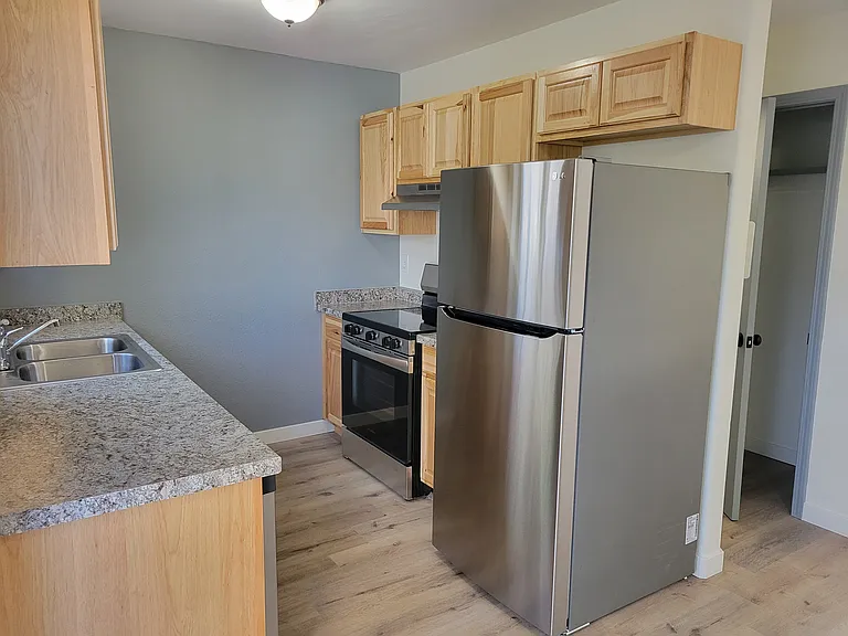 Kingswood Townhomes — Photo 2