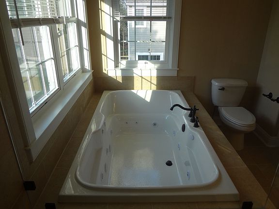 6' Jacuzzi Tub
