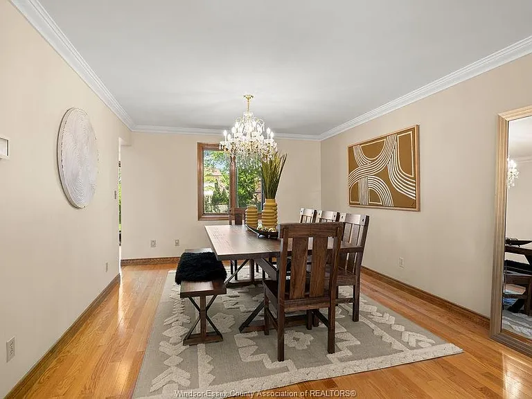 534 Michael Cres — Photo 20