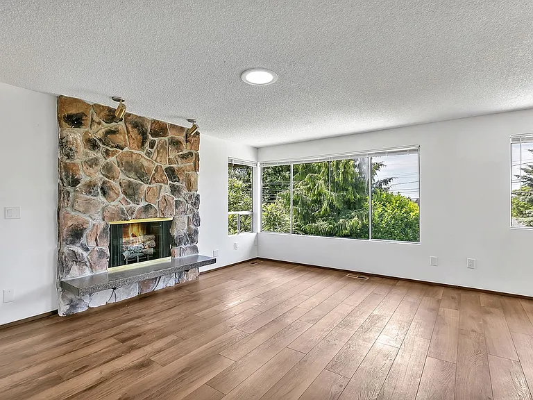 8832 20th Ave SW — Photo 5