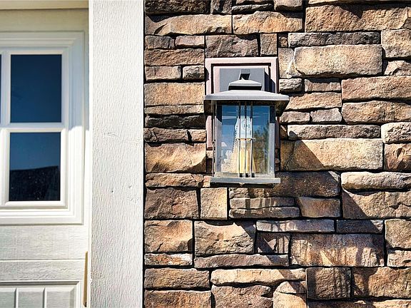 5th image of 2044 Mountain Vista Dr