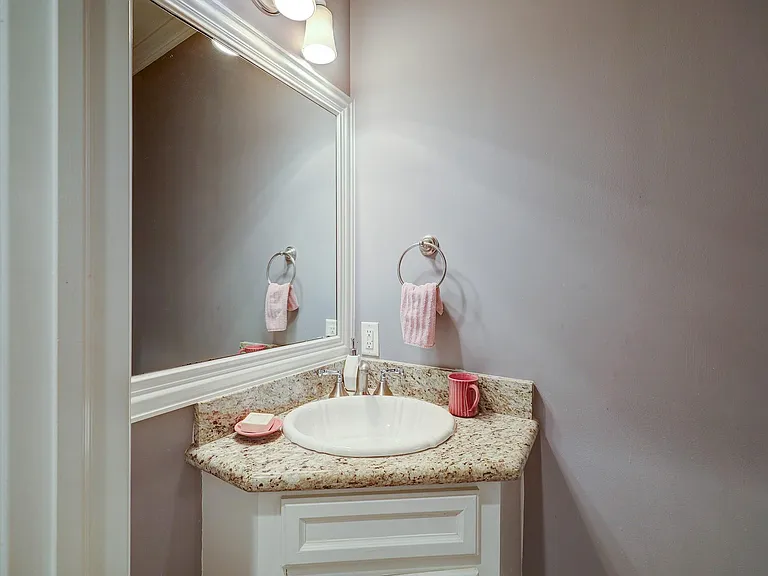 319 W 10th St #A — Photo 13