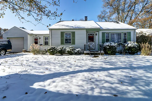313 Flora Dr photo 1