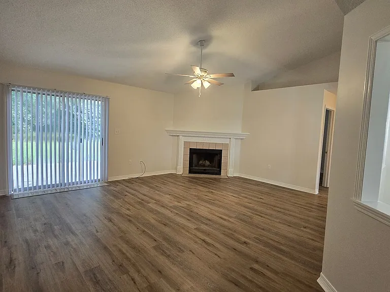 396 Brown Pl — Photo 13
