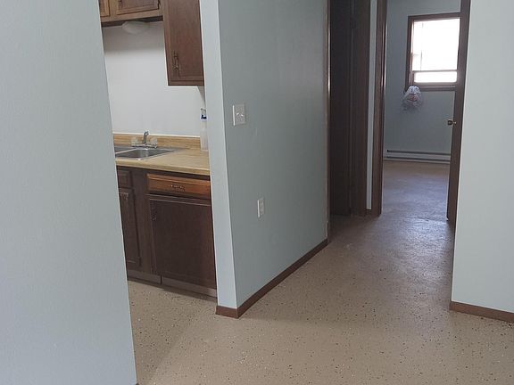 Hall leading to the kitchen