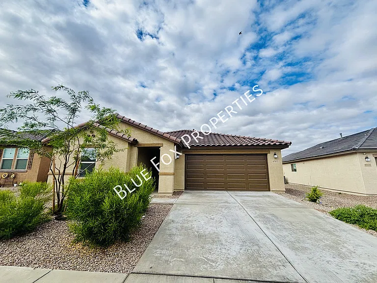 6563 W Camino Pizarro — Photo 1