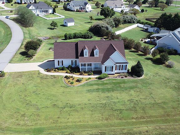 2nd image of 1565 Glen Eagles Court