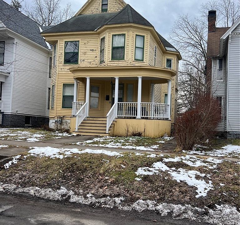 1st image of 110 Clinton Pl