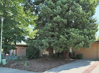 9 Blue Heron Ct, Sacramento, CA 95833
